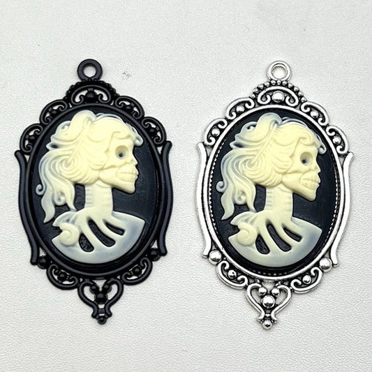 Elysium Skull Portrait block pendant