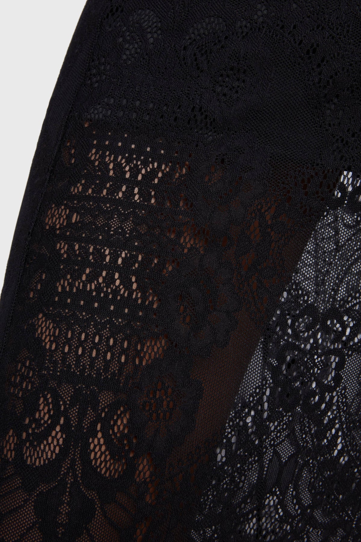 Lilith's Garden Maxi Dress [Black]
