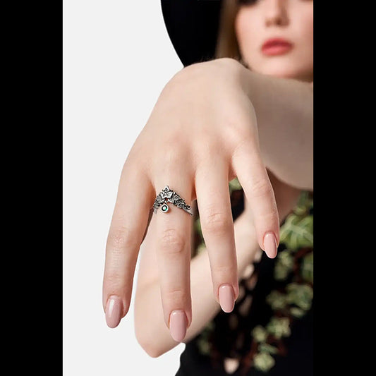 Restyle Poisoned Ivy ring