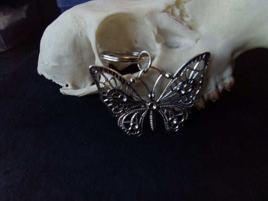 Blacbutterflues butterfly keyring