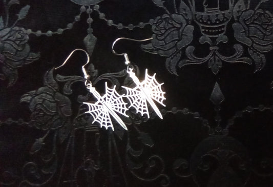 Blacbutterflies spider web sword earrings
