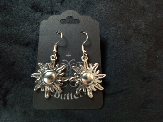 Blacbutterflies Silver blaring sun earrings